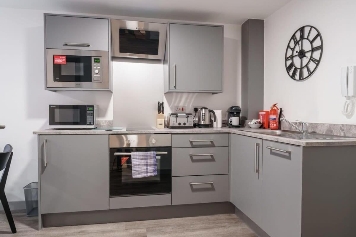Lovely 1 Bed Apartment In Liverpool Centre Exterior photo
